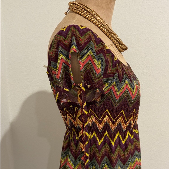 Chevron Patterned Dress - Picture 4 of 6